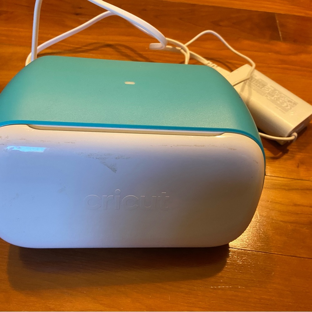Cricut Joy w/ materials included!